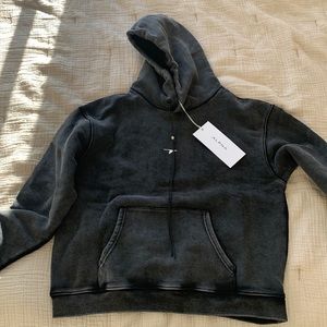 Alpha hoodie never worn Size M hoodie. Faded Black